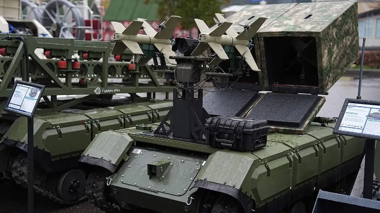 Перехватчики «Ёлка» на робототехнической платформе. Фото: Telegram / «Военный осведомитель».