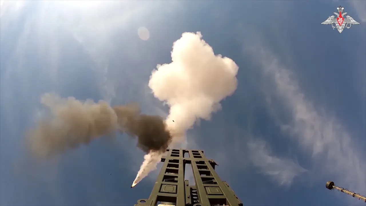 С-350 производит пуск ракеты. Фото: Минобороны РФ.