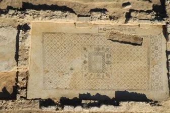 Уникальная мозаика VI века в заброшенном византийском монастыре: историческое открытие!