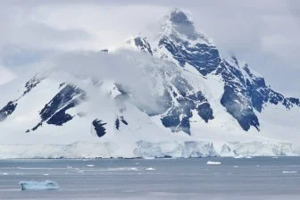 Тайны Древней Антарктиды: Как горы хранят историю планеты! 🏔️