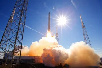 Новый двигатель для освоения космоса: революция в межпланетных путешествиях 🚀✨