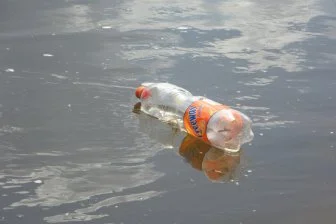 Революция в пластике: Япония создала растворимый в воде материал!