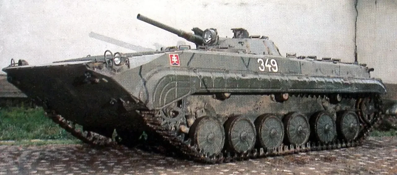 Боевая машина пехоты BVP-1 чехословацкого производства.