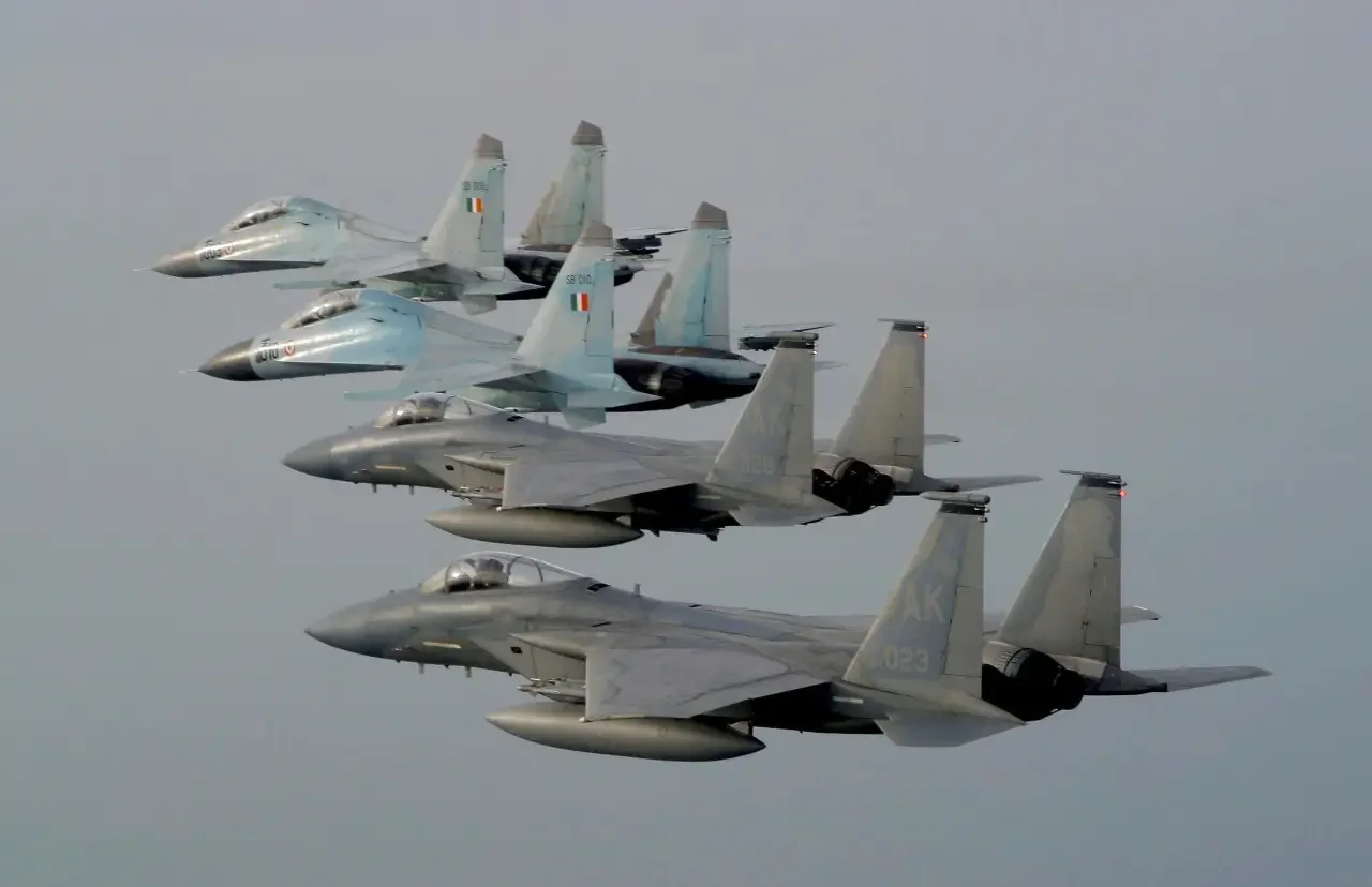 Сравнение с F-15