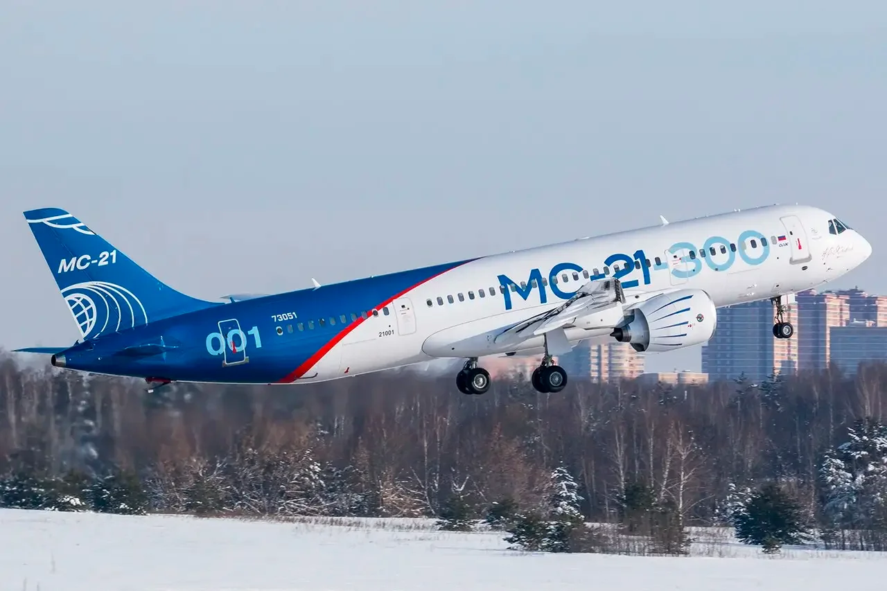 Фото самолета MC-21-300