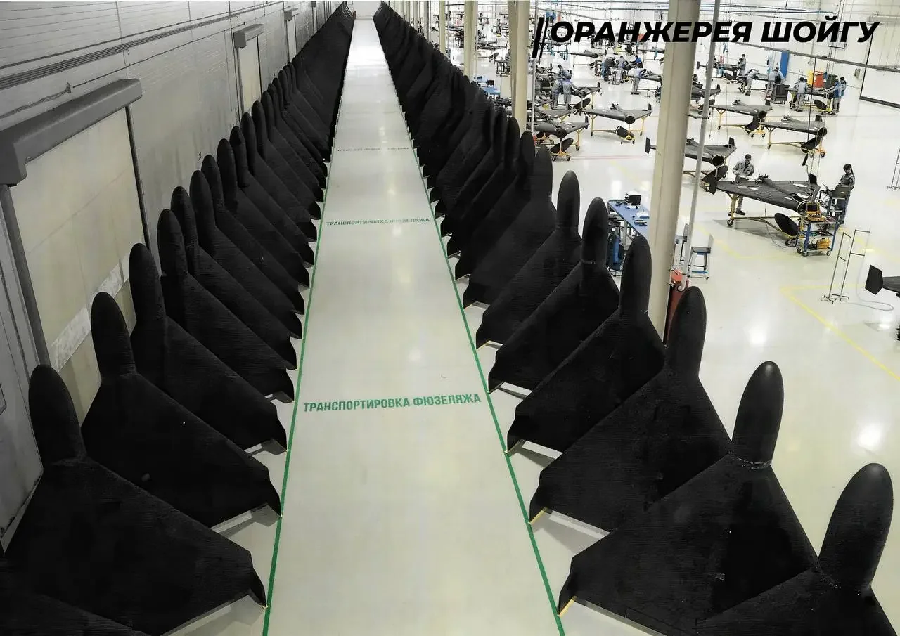 Серийное производство БПЛА-камикадзе семейства «Герань» в России. Изображение ТГ-канал SolovievLive