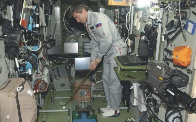 Космос и карнавальные костюмы