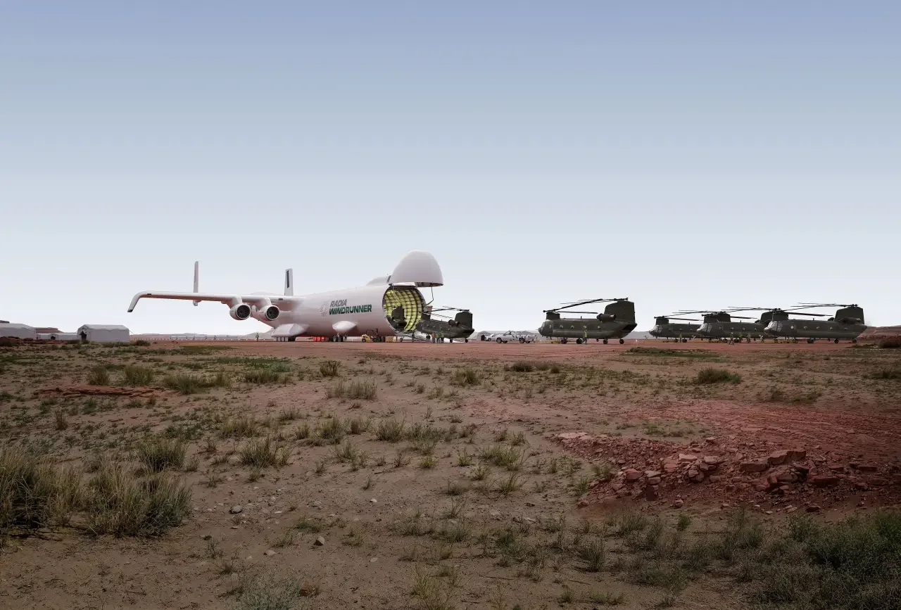 Погрузка вертолётов CH-47 Chinook