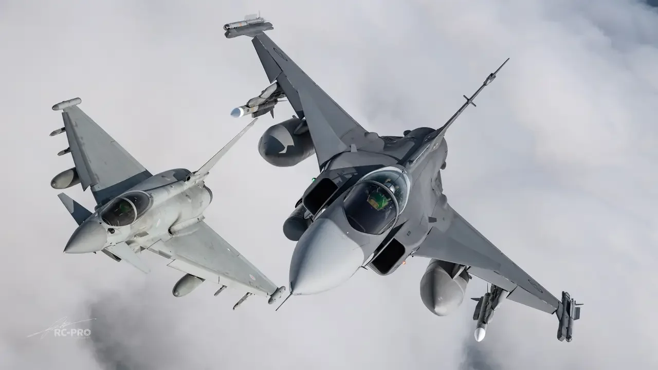 Шведский Gripen C и Typhoon FGR4