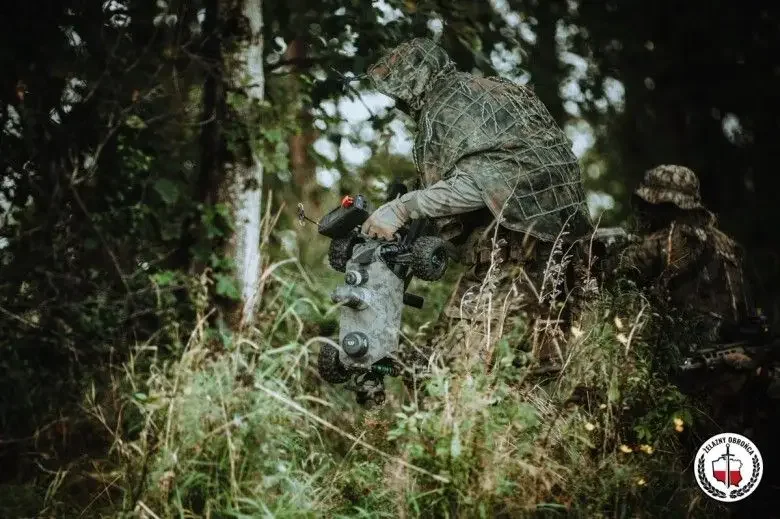 Оператор готовит к применению РТК Gnom