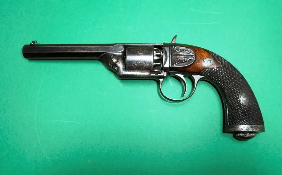 Револьвер Девисма 1860 года, капсюльный. Гражданская модель, калибр 7 мм.