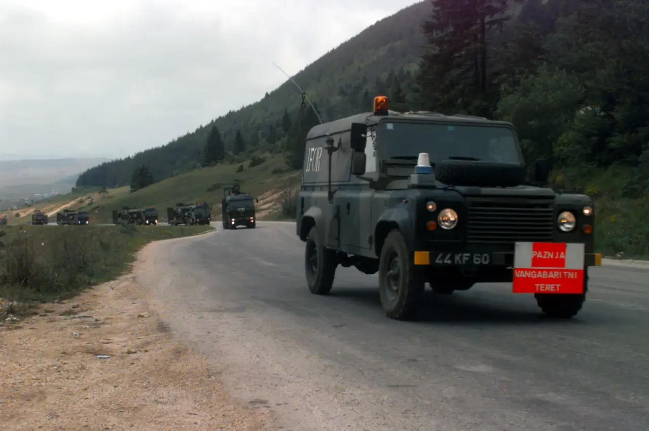 Модернизация автопарка армии Великобритании: вызовы и решения! 🚗💪