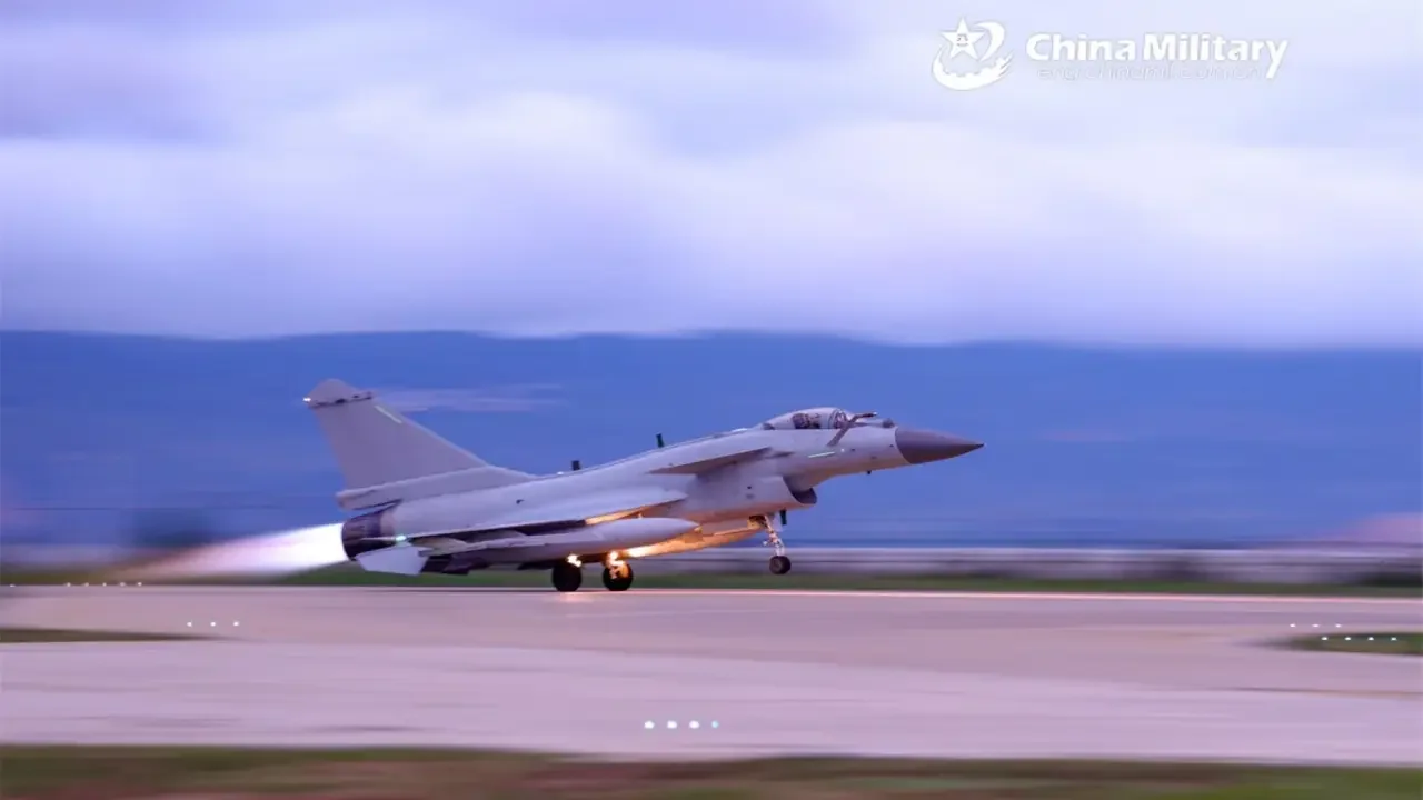 Индонезия нарастит воздушные мышцы: покупка истребителей J-10 может изменить ход событий