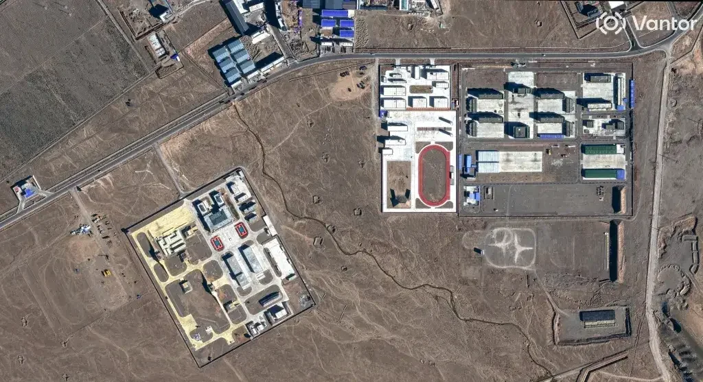 Базы в округе Гар. Слева — будущий объект ПВО. Фото Vantor