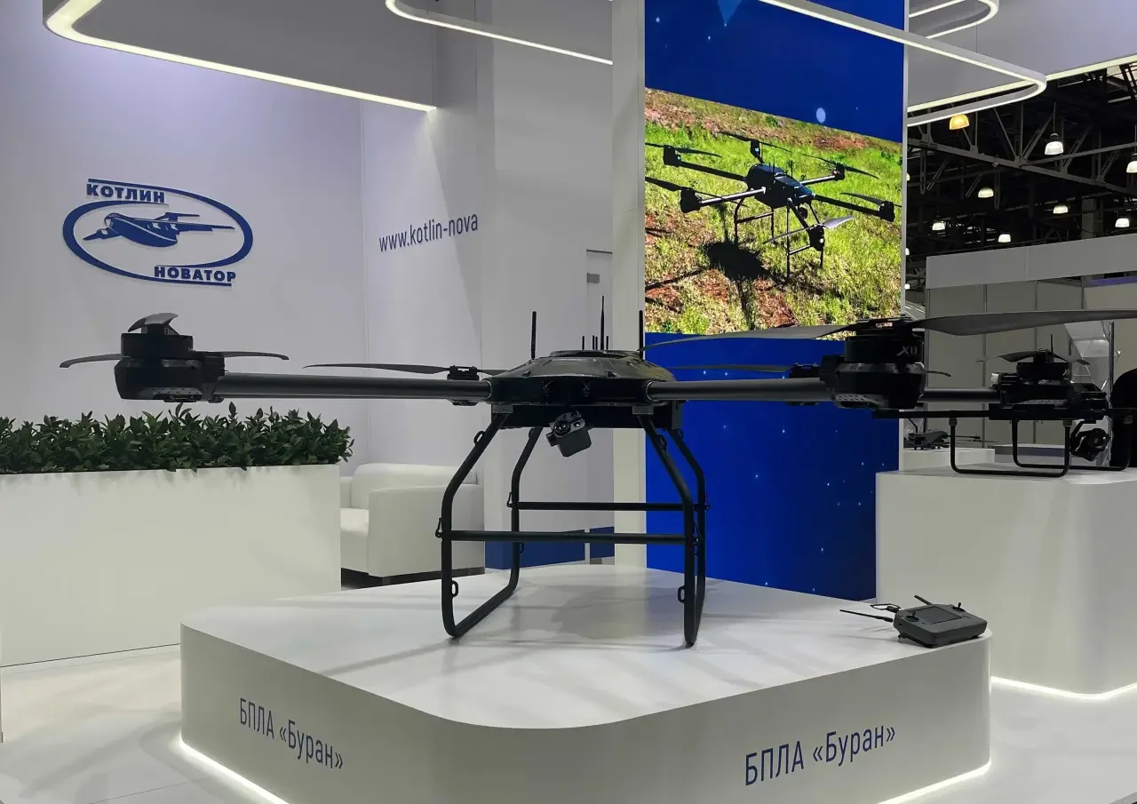Тяжёлый БПЛА «Буран» от компании «Котлин-Новатор» — образец того же класса, что и «Пиранья-20», представленный в прошлом году