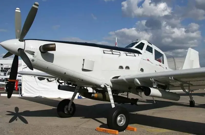 Легкий ударно-разведывательный самолёт AT-802U Sky Warden