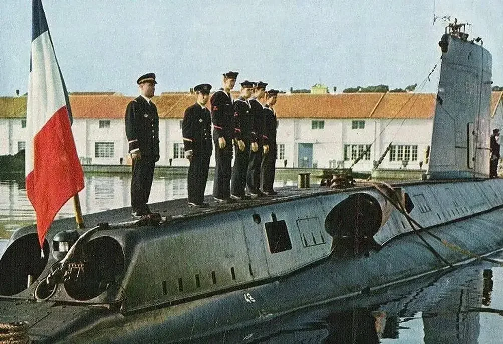 Тайна подводной лодки «Эвридика»: Как трагедия любви затонула в морских глубинах