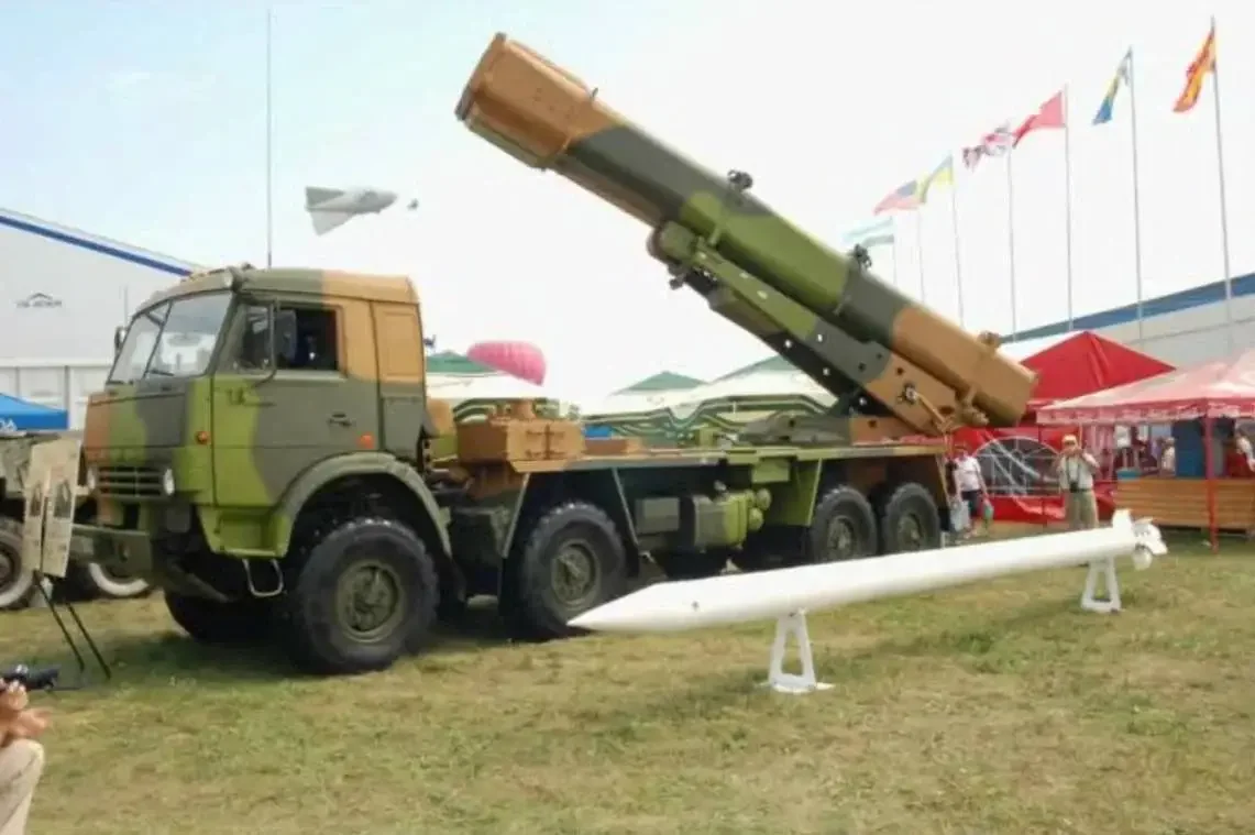 Первый вариант РСЗО «Кама» с транспортно-пусковым контейнером. Фото Bmpd.livejournal.com