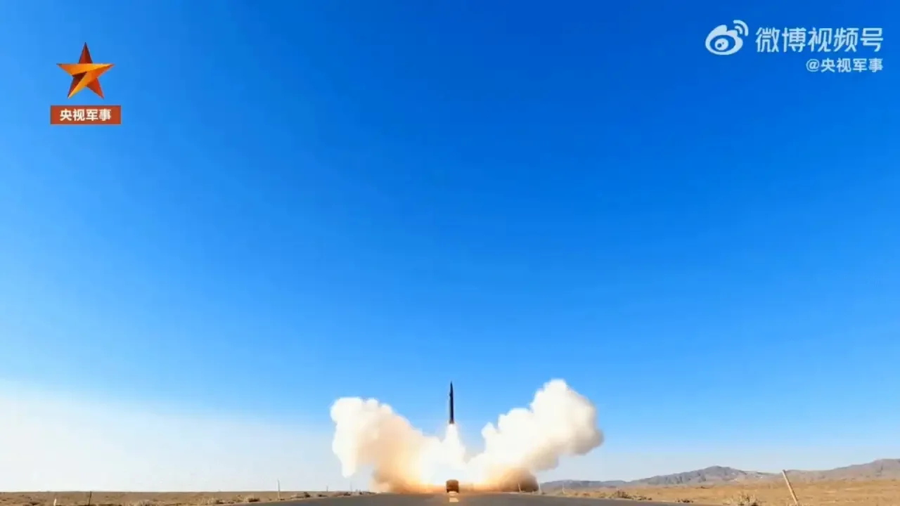 Пуск ракеты «Дунфэн-17»