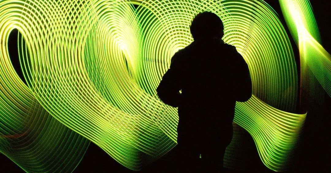 Когда чат-боты становятся членами семьи: виртуальные дети и романтические отношения с ИИ