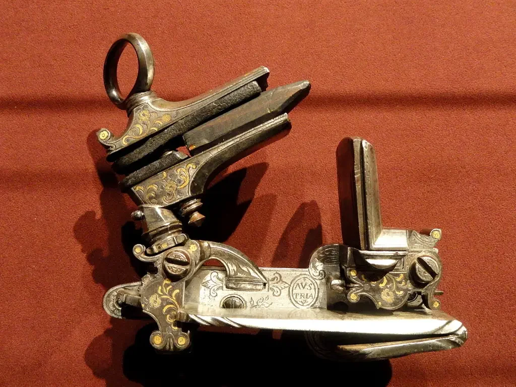 Испанский замок патилла, инкрустированный золотом и серебром, конец XVII в. Музей искусств, Кливленд