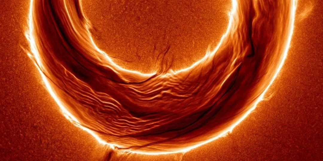 Загадка солнечного сердца: как учёные поймали 32-секундные импульсы Солнца! ✨