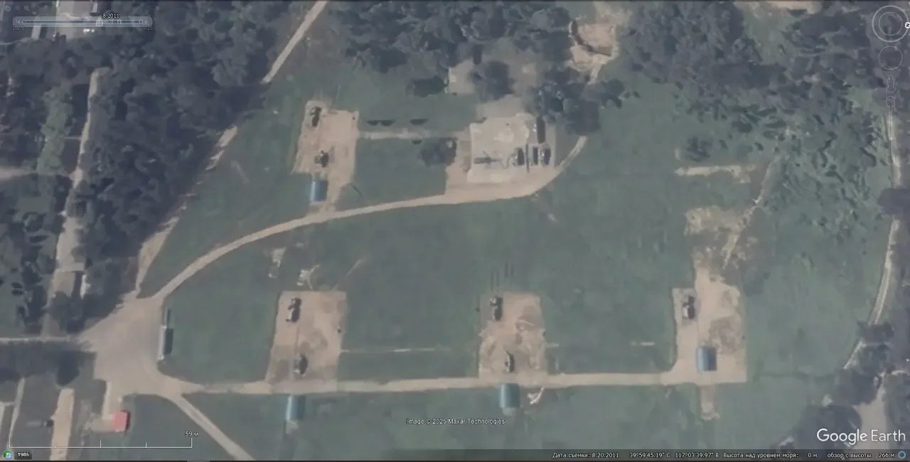 Спутниковый снимок Googlе Eаrth: позиция ЗРК HQ-7В в восточном пригороде Пекина. Снимок сделан в августе 2011 года
