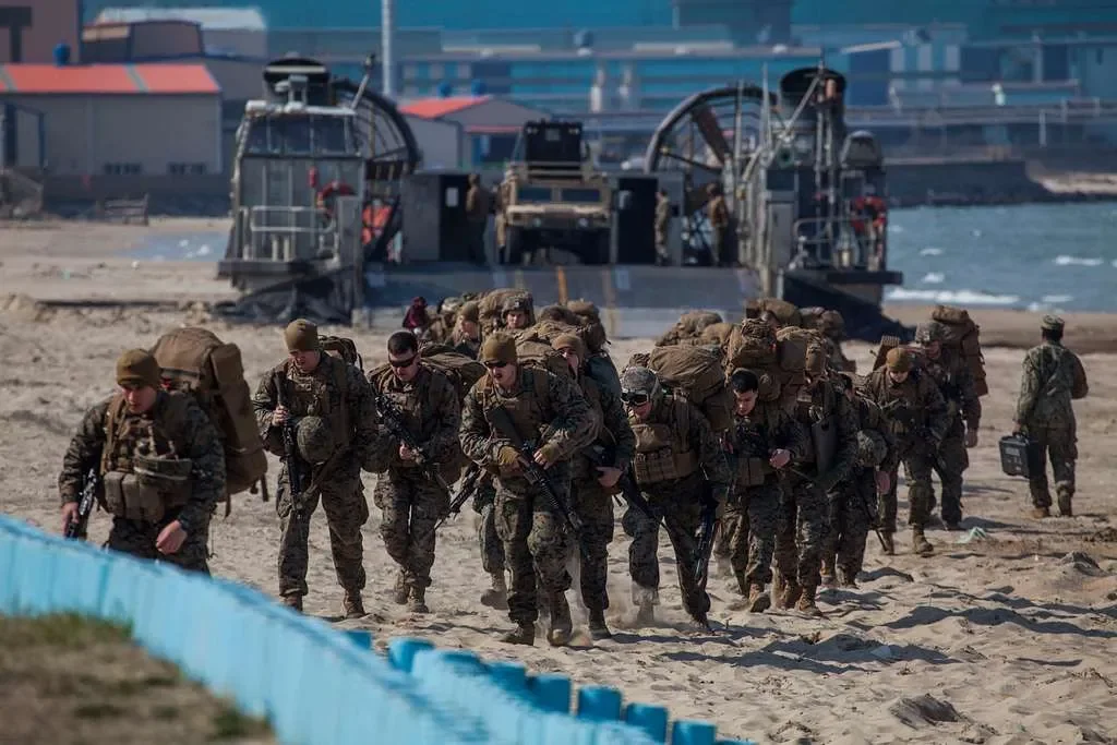 Морские пехотинцы