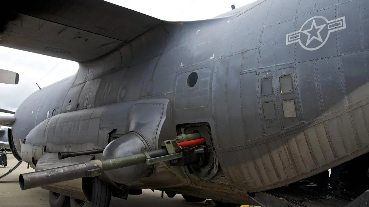 АС-130 с 105-мм гаубицей на борту