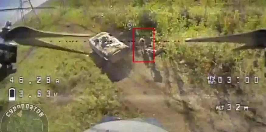 Здесь мы наблюдаем за реальными последствиями применения FPV-дронов