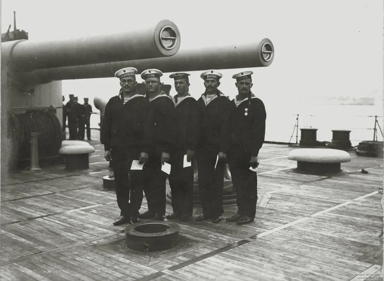 Обязанности офицеров и нижних чинов плутонгов и прочих чинов артиллерийской специальности в 1903–1907 гг.