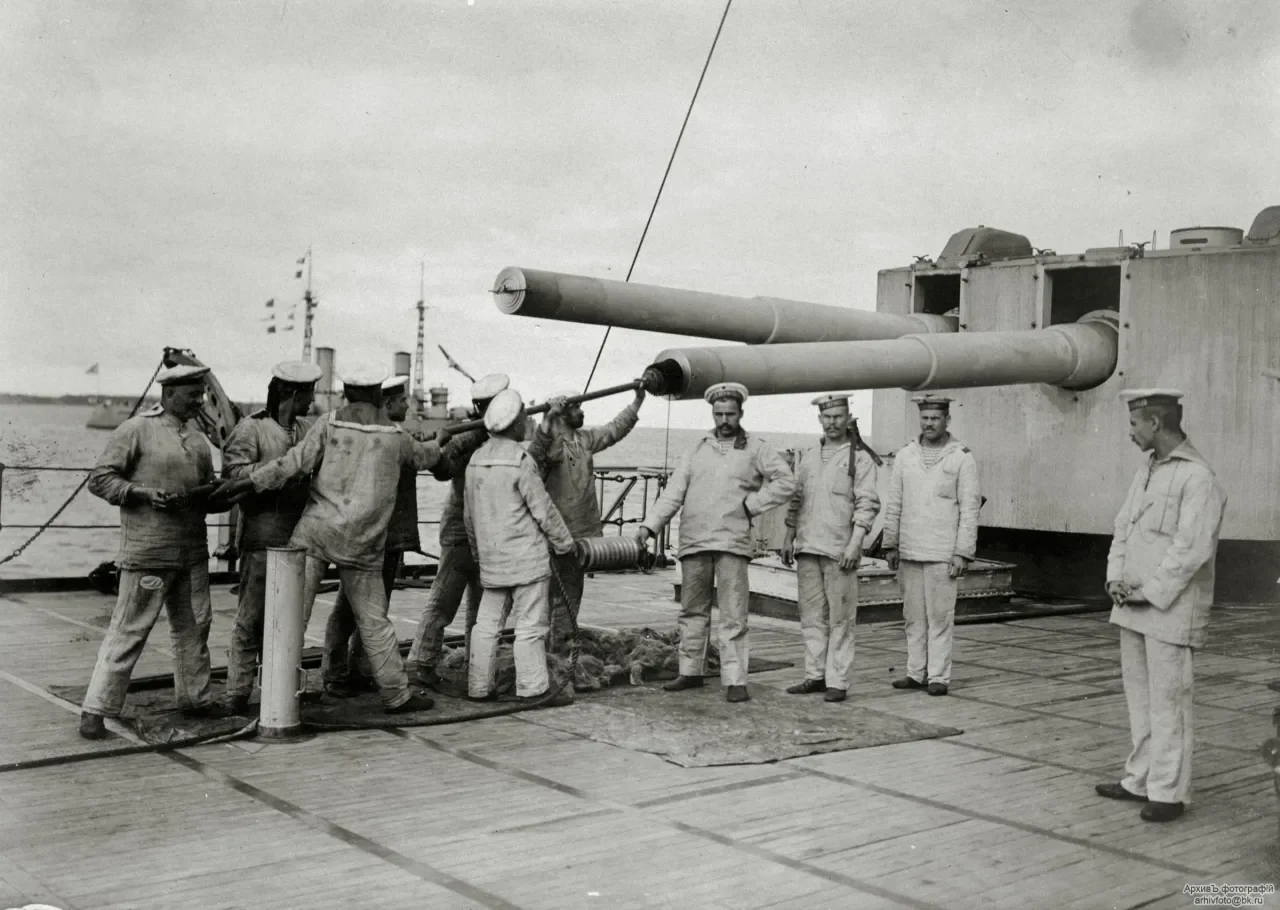 Прислуга орудий