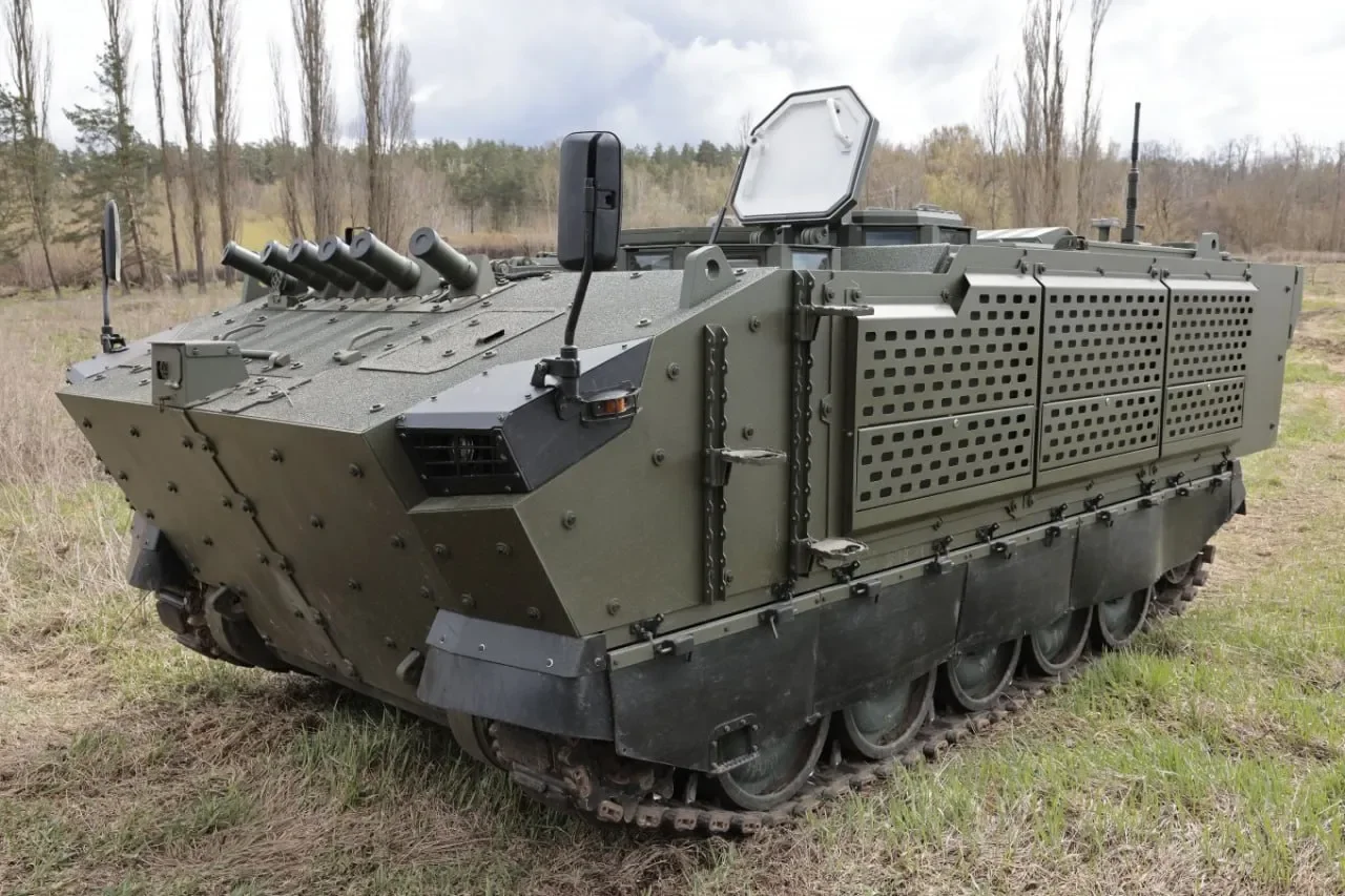 Сравнение с M113
