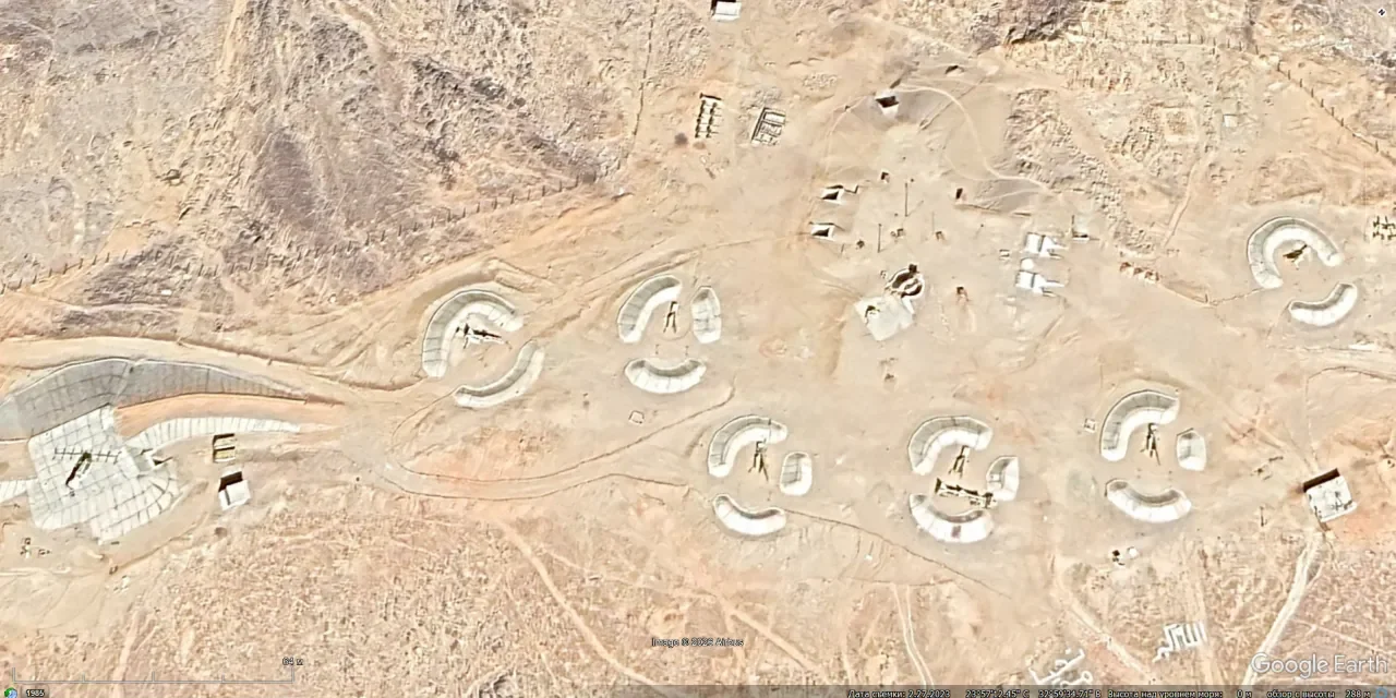 Спутниковый снимок Googlе Earth: нетипично расположенная позиция ЗРК С-75 на восточном берегу Нила