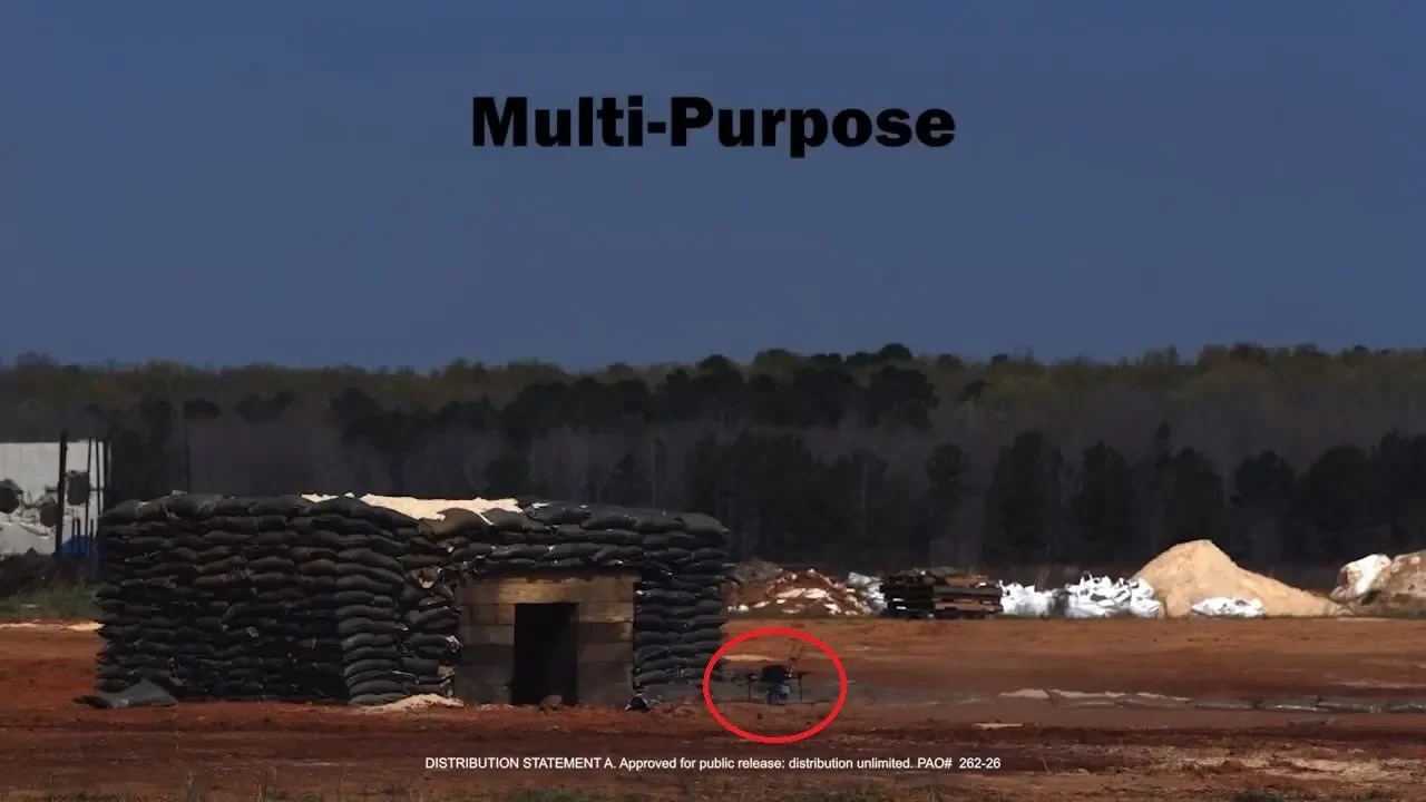 БПЛА с боезарядом BRAKER подлетает к бункеру-цели