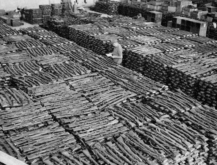 Как пистолеты-пулеметы вытеснили магазинные винтовки? Погружаемся в историю!