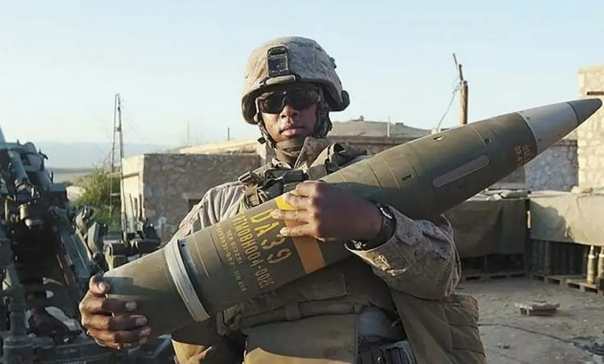 Высокоточный артиллерийский снаряд M982 Excalibur калибра 155 мм