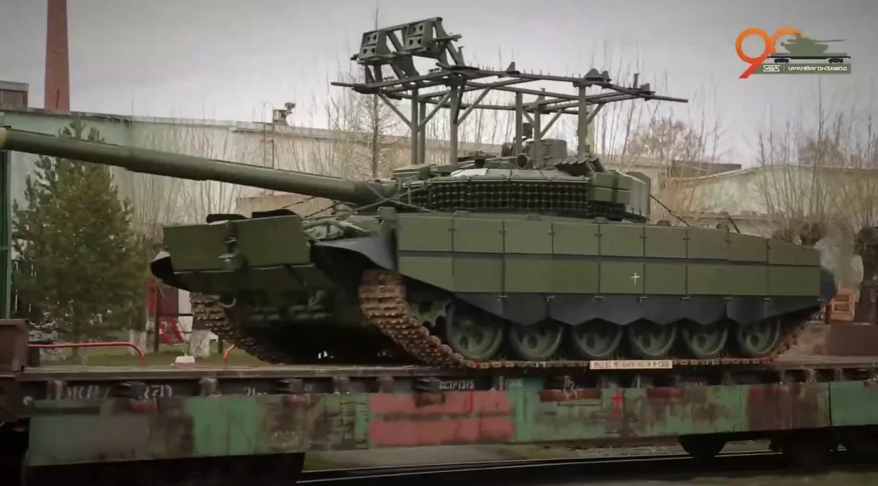 Т-72Б3М с новым «мангалом».