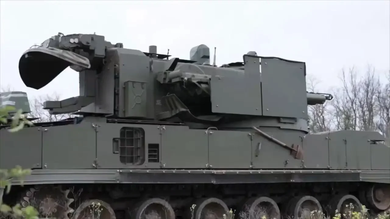 Модернизированная боевая машина 2С6М1