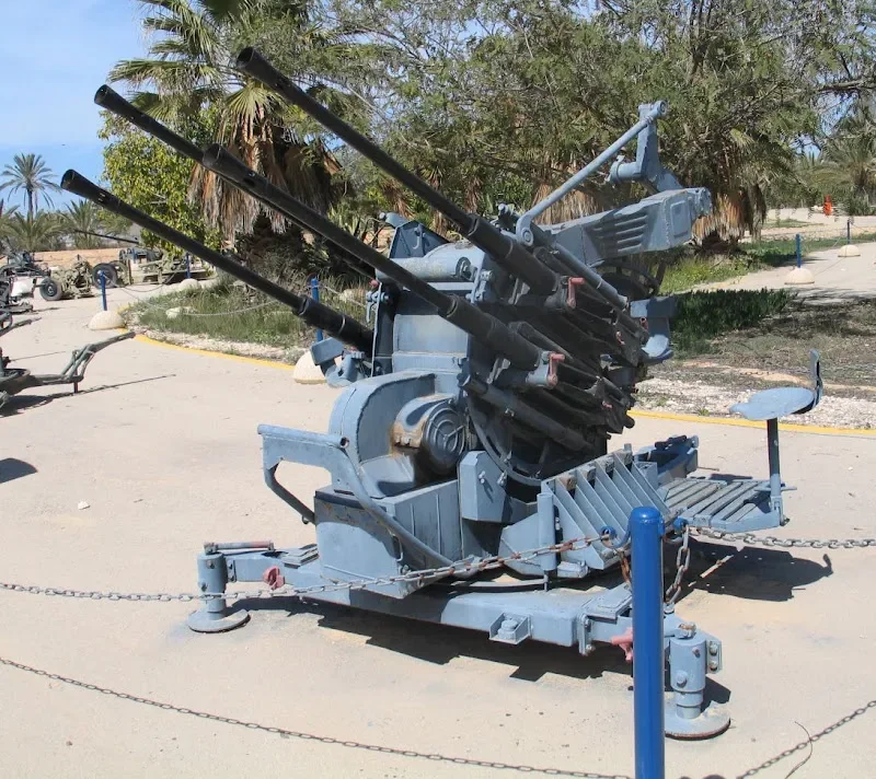 20-мм счетверённая зенитная установка 2 cm Flakvierling 38 в экспозиции израильского музея