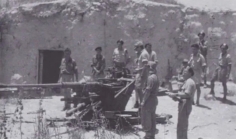 Израильтяне тренируются с 37-мм зенитной пушкой 3,7 см Flak 37, 1948 год