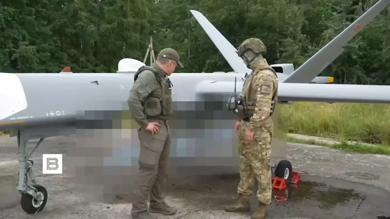 Беспилотник «Иноходец» с ракетой под фюзеляжем