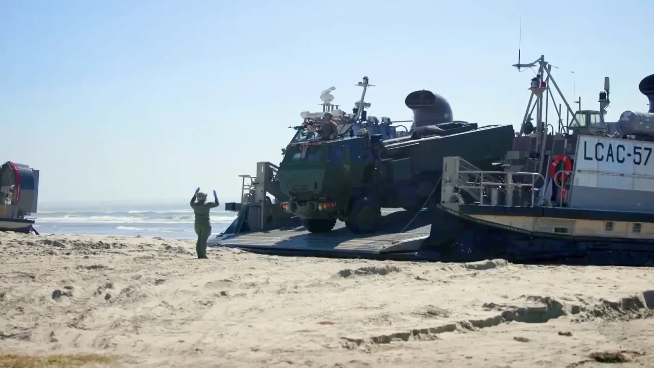 Выгрузка РСЗО HIMARS