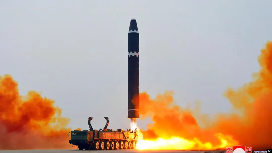 Запуск северокорейской МБР Hwasong-15