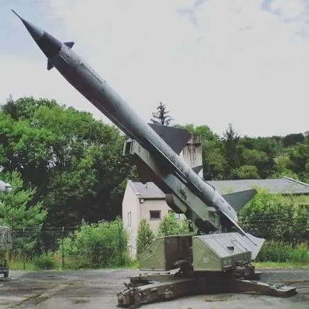 Пусковая установка СМ-63-II с ракетой В-750В