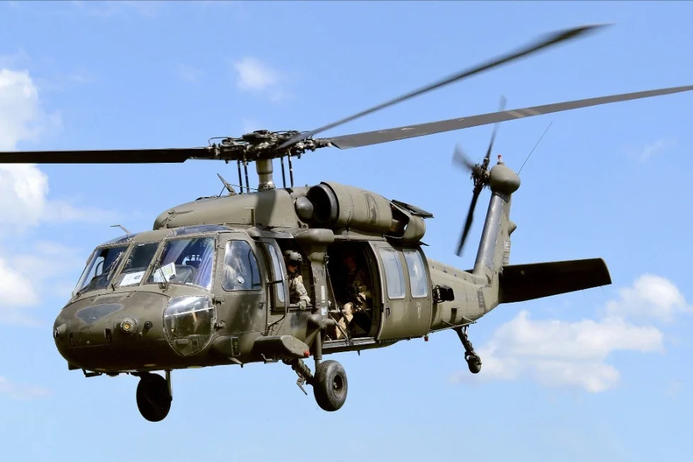 Многоцелевой вертолёт Sikorsky UH-60 Black Hawk