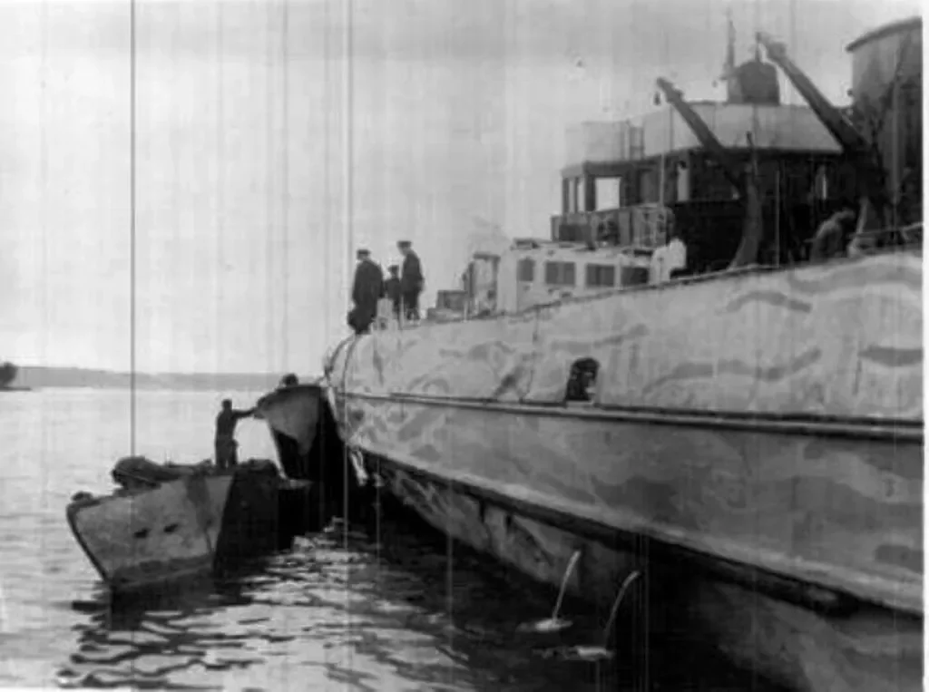 «Saukko» после столкновения с немецким торпедным катером