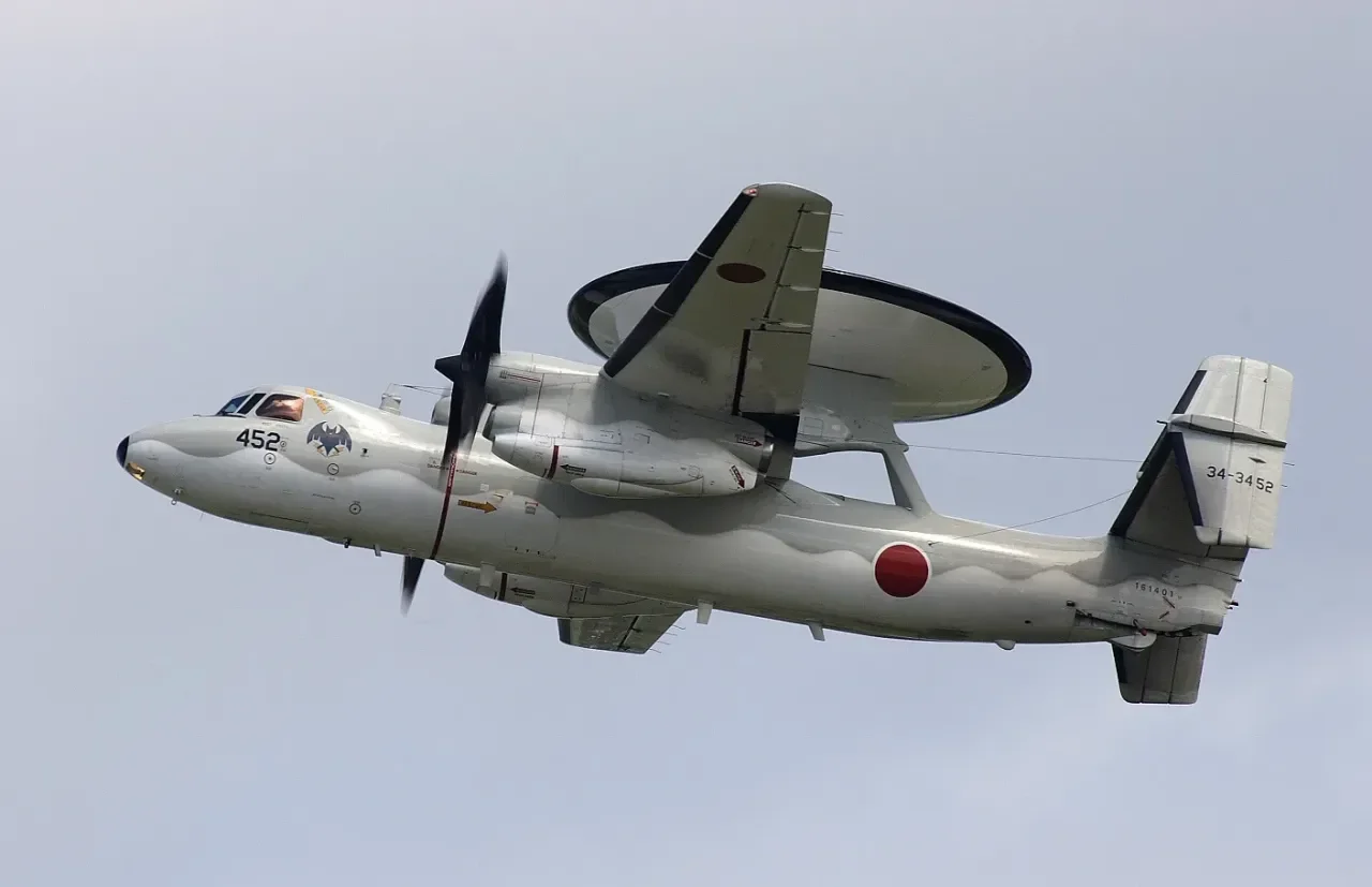 E-2D Advanced Hawkeye в полёте