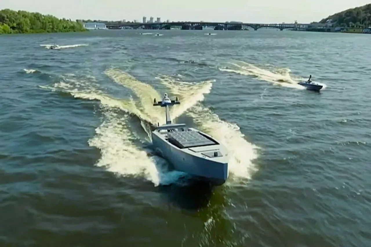 БЭК MV11 на речном параде в Киеве