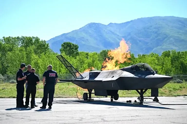 Учебная имитация пожара на макете F-35